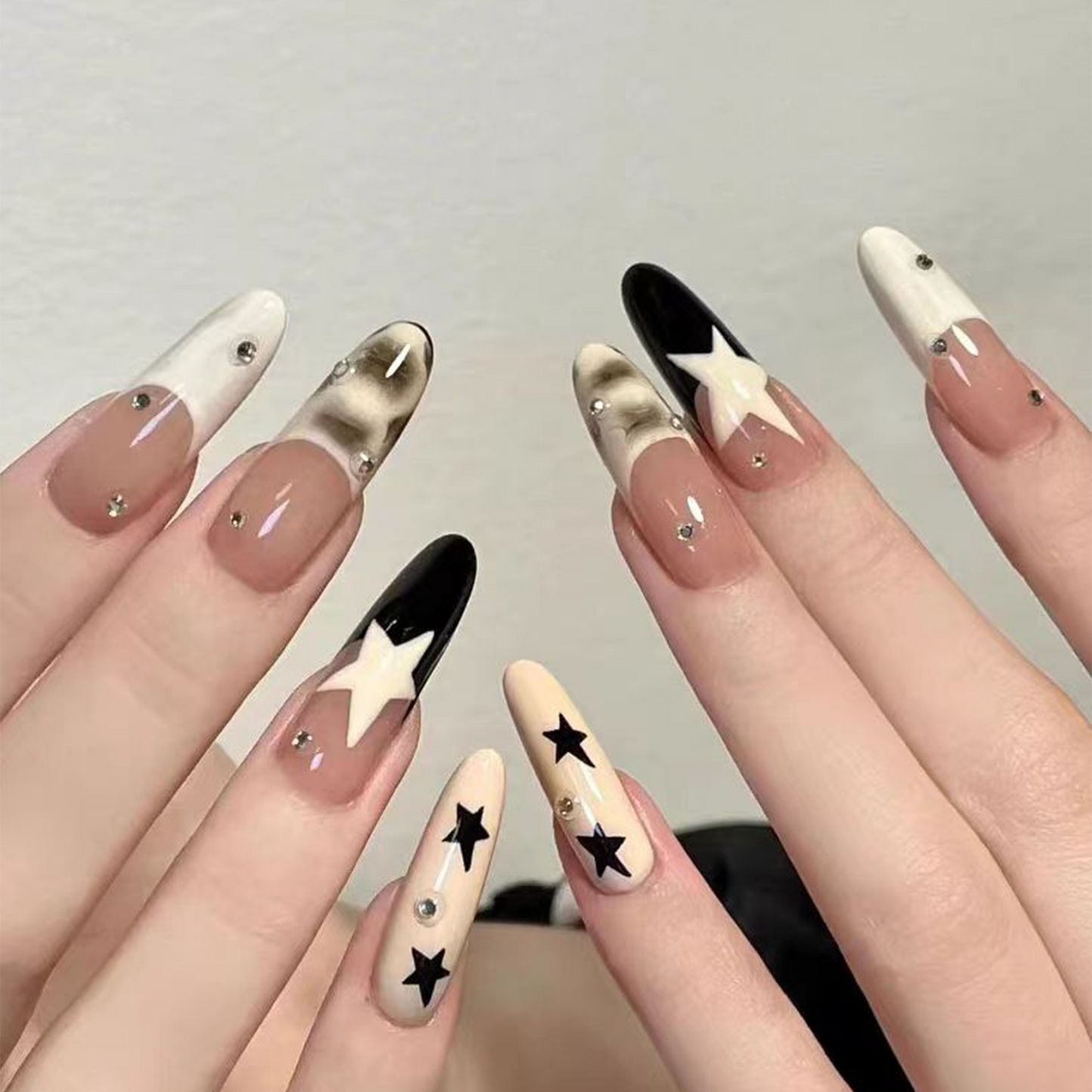 Hand-drawn Stars|Almond Black & White Nail|Press On Nails