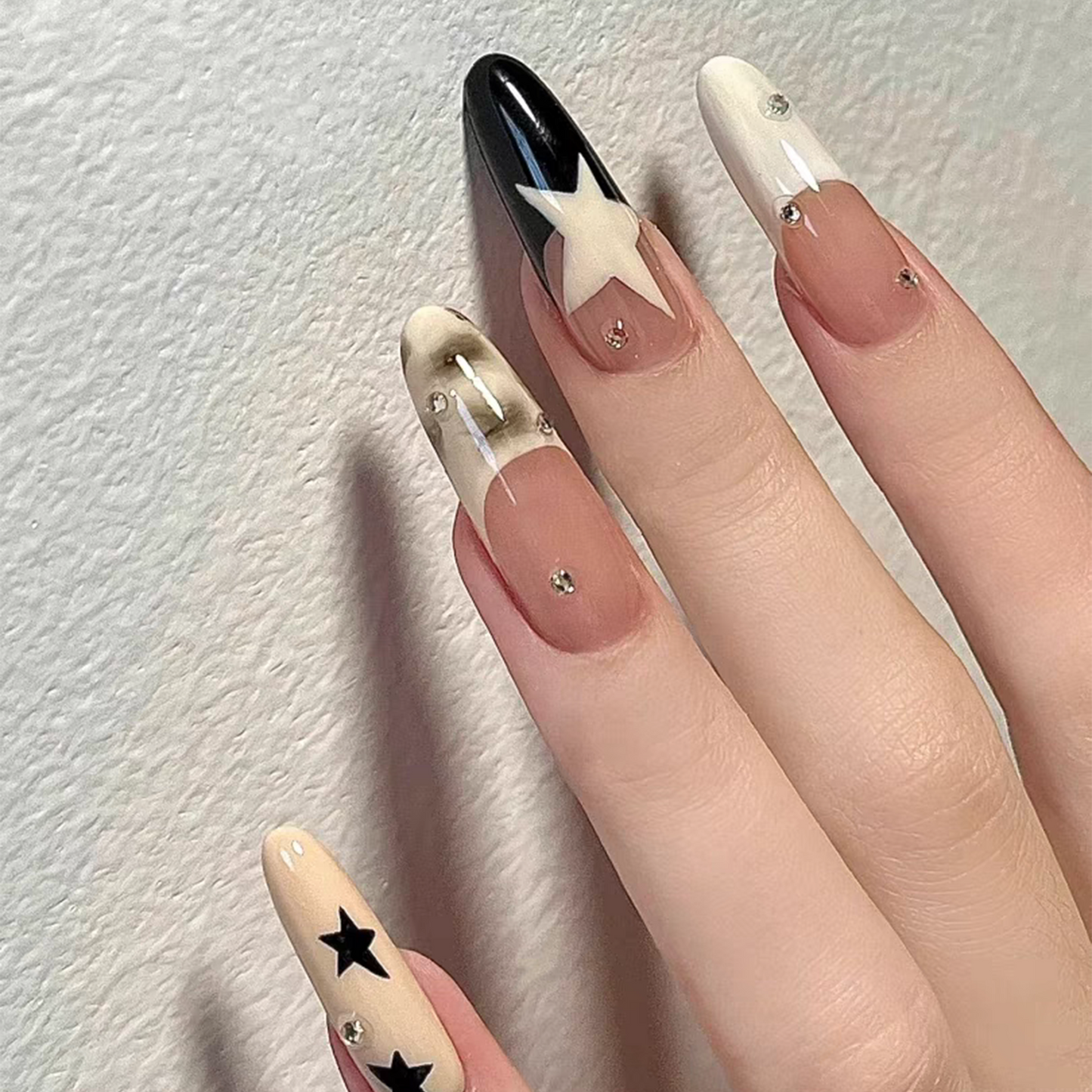 Hand-drawn Stars|Almond Black & White Nail|Press On Nails