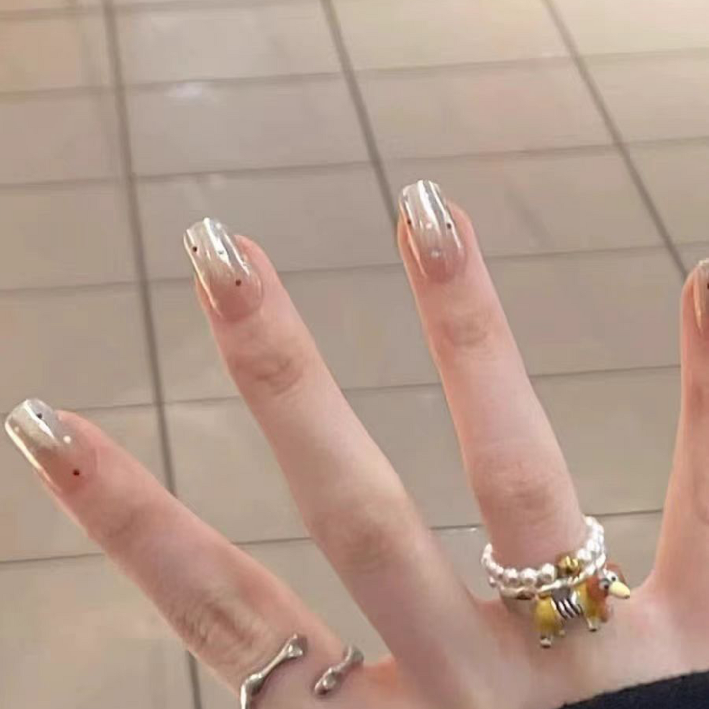 Mirrored Polka Dots｜Coffin Silver Nail｜Press On Nails
