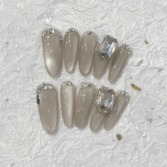 Cat's Eye｜Glitter Silver Nail With Diamond｜Press On Nails