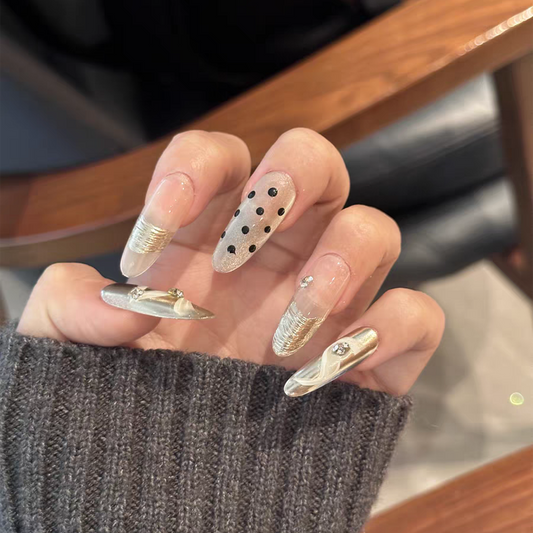 Gentle Lady｜Chanel-inspired Polka Dot Nail｜Press On Nails